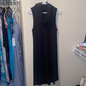 Black sleeveless dress